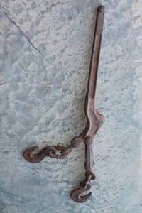 lot 12 image: LEBUS A-1 HEAVY DUTY CHAIN BINDER WITH TWO 38 HOOKS