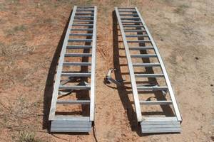 lot 32 image: PAIR OF ALUMINUM LOADING RAMPS