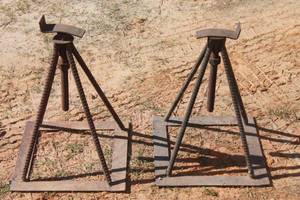lot 33 image: PAIR OF VINTAGE  JACK  STANDS