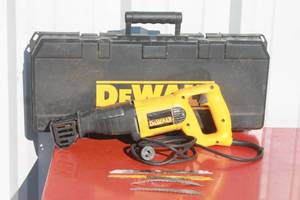 lot 45 image: DEWALT DW303M RECIPROCATING SAW WITH FOUR BLADES & CARRY CASE