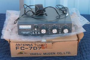 lot 111 image: YAESU MUSEN Co. FC-707 ANTENNA TUNER