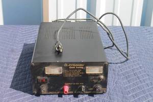 lot 69 image: PYRAMID GOLD SERIES REGULATED POWER SUPPLY , PS-35G