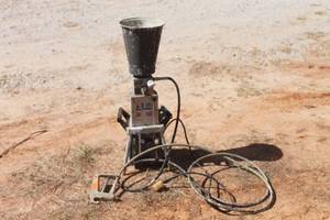 lot 76 image: SEARS AIRLESS SPRAYER ,165-155572