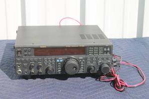 lot 85 image: YAESU HF50MHZ TRANSCEIVER , FT-950