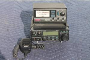 lot 97 image: ALINCO HF TRANSCEIVER DX-70 WITH DIAMOND ANTENNA SX-200 SWR & POWER METER