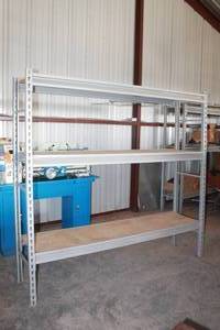 lot 100 image: INDUSTRIAL WIDE SPAN 3-SHELVES SHELVING RACK , 77 X 18 73H
