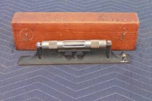 lot 160 image: L.S STARRETT 98-12 MACHINIST LEVEL
