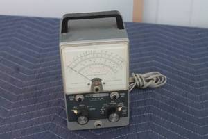 lot 163 image: HEATH KIT BY DAYSTROM IM-11 VACUUM TUBE VOLTMETER