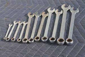 lot 187 image: TOTAL OF 11 MAC  ASSORTED SIZE  COMBINATION WITH AN OPEN -END AND 12 -POINT BOX END  WRENCHES  SEE PICS