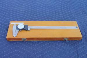 lot 132 image: MITUTOYO 505-720 DIAL CALIPER 12L