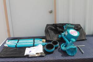 lot 144 image: JUGS LITE - FLITE MACHINE FOR BASEBALL & SOFTBALL 27700 WITH CARRY BAGS