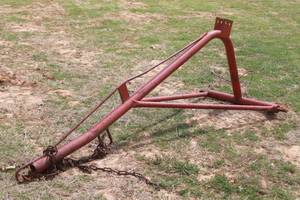 lot 225 image: THREE POINT LIFTING JIB BOOM POLE FOR TRACTOR FUNCTIONSEE VIDEO ATTCHED