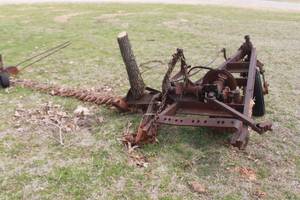 lot 231 image: VINTAGE HORSE DRAWN SICKLE BAR MOWER CUTTERSEE VIDEO ATTACHED