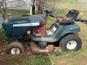 lot 247 image: CRAFTSMAN RIDING LAWN MOWER HAS KEY  REFER TO PROVIDED IMAGES FOR REMOVING ITEMSEE VIDEO ATTACHED