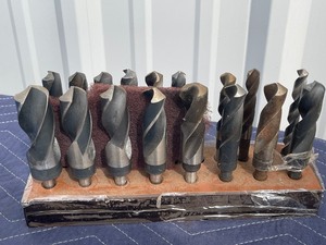 lot 249 image: TOTAL OF 17 HSS REDUCED SHANK DRILL BITS