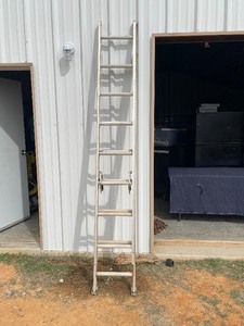 lot 251 image: LOUISVILLE 16FT ALUMINUM EXTENSION LADDER