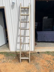 lot 252 image: 16FT ALUMINUM EXTENSION LADDER