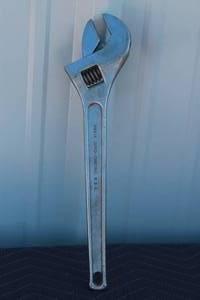 lot 277 image: DURO CHROME 18 ADJUSTABLE WRENCH 2091A