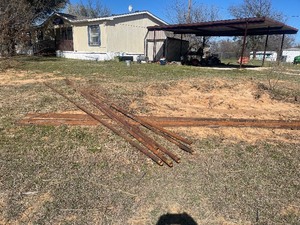 lot 302 image: TOTAL OF 20 PLUS 20FT X 2 DIAM PIPES  SEE PICS