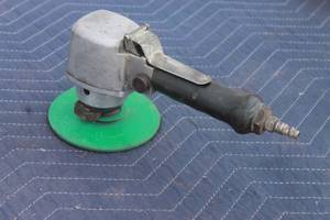 lot 204 image: PNEUMATIC AIR DUAL- ACTION SANDER&nbsp