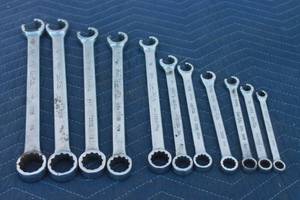 lot 262 image: TOTAL OF 11 COMBINATION WRENCHES&nbsp