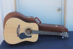 lot 5 image: ALVAREZ RD8 NATURAL ACOUSTIC GUITAR WITH ALVAREZ GUITAR STORAGE CARRY CASE&nbsp