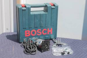 lot 21 image: BOSCH COLT 1.0 HP PALM ROUTER PR20EVS WITH ACCESSORIES &amp CARRY CASE&nbsp