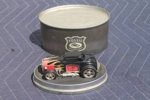 lot 28 image: FOSSIL AUTHENTIC LIMITED EDITION TIMEPIECE IN ORIGINAL CASE&nbsp