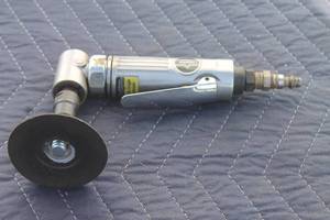 lot 51 image: CENTRAL PNEUMATIC 14 AIR ANGLE GRINDER&nbsp