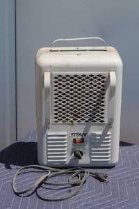 lot 106 image: TITAN HEATER TM-20