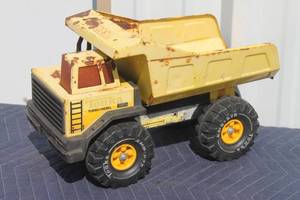 lot 126 image: VINTAGE METAL MIGHTY TONKA TURBO -DIESEL DUMP TRUCK 54782A&nbsp