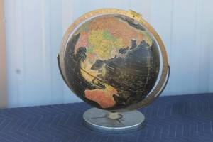 lot 45 image: LARGE ENCYCLOPEDIA BRITANNICA GLOBE&nbsp