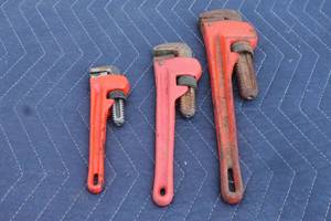 lot 146 image: TOTAL OF 3 HEAVY DUTY DROP FORGED PIPE WRENCHES , 8, 10 14&nbsp