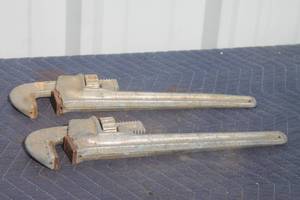 lot 184 image: TOTAL OF 2 SCHICK 18 PIPE WRENCHES&nbsp