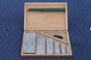 lot 242 image: TOTAL OF 12 PCS HELIOS ADJUSTABLE PARALLEL PLATE SETS WITH WOOD CARRY CASE  SEE PICS&nbsp