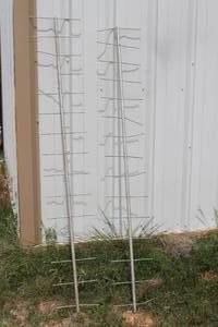 lot 265 image: TOTAL OF 2 YAGI 6FT ANTENNAS&nbsp