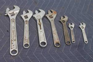 lot 283 image: TOTAL OF 7 ASSORTED BRAND ADJUSTABLE WRENCHES&nbsp