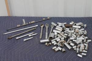 lot 304 image: LOT OF ASSORTED RATCHETS, SOCKETS,SOCKET HOLDER BREAKER BARS  SEE PICS&nbsp