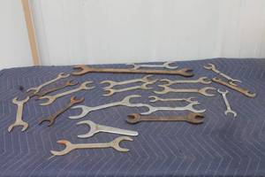 lot 305 image: TOTAL OF 21 ASSORTED SIZE BRAND OPEN END WRENCHES  SEE PICS&nbsp