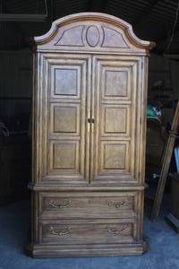 lot 66 image: VINTAGE AMERICAN OF MARTINVILLE OAK&nbsp BURL&nbsp ENTERTAINMENT ARMOIRE 71H X 38&nbsp