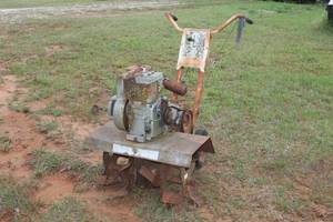 lot 314 image: VINTAGE SEARS ROEBUCK AND COMPANY 917.294580 FRONT TINE TILLER&nbsp