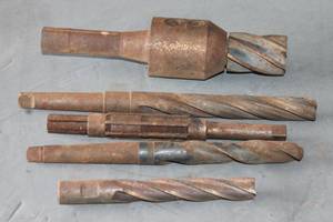 lot 321 image: TOTAL OF 5 ASSORTED LARGE SPIRAL TAPER SHANK DRILL BITS CHAMFER MILL REEMERS  SEE PICS&nbsp