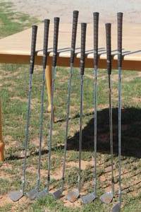 lot 73 image: TOTAL OF 8 LAMKIN TRUE TEMPERED DYNAMIC GOLD GOLF CLUBS S200  SEE PICS&nbsp
