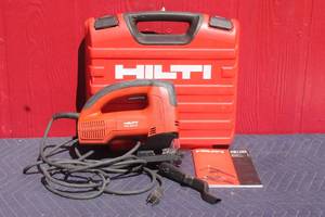 lot 23 image: HILTI WSJ850-ET JIG SAW WITH STORAGE CARRY CASE