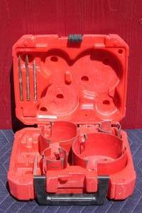 lot 25 image: MILWAUKEE 4-PC BIG HAWG HOLE SAW SET IN STORAGE CASE  SEE PICS