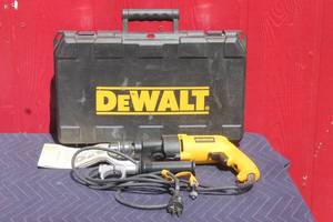 lot 26 image: DEWALT DW505 HAMMER DRILL  WITH STORAGE CARRY CASE