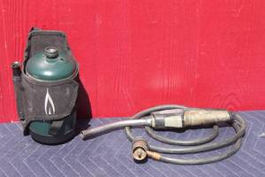lot 35 image: BENZOMATIC PROPANE TORCH WITH  PROPANE &  FUEL HOLSTER