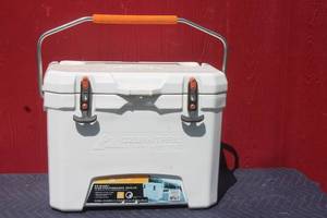 lot 41 image: OZARK - TRAIL 26 QUART HIGH PERFORMANCE COOLER , 2139WUFFFFFF