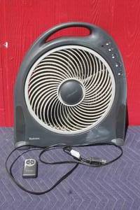 lot 42 image: HOLMES FAN WITH REMOTE HAPF624R