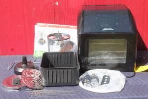 lot 49 image: OVEN ELITE POWER AIR FRYER WITH ACCESSORIES  SEE PICS